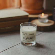 Kép betöltése a galériamegjelenítőbe: psszt... éppen olvasok feliratos szójagyertya