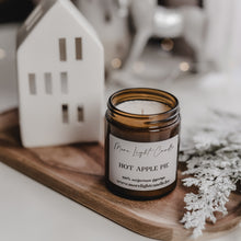 Kép betöltése a galériamegjelenítőbe: forró almásmite illatú szójagyertya a More Light Candle-től