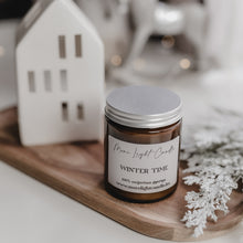 Kép betöltése a galériamegjelenítőbe: Winter Time — szójagyertya