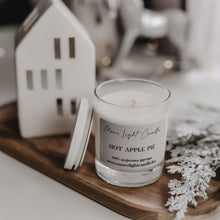 Kép betöltése a galériamegjelenítőbe: Hot Apple Pie — szójagyertya