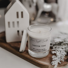Kép betöltése a galériamegjelenítőbe: Winter Time — szójagyertya