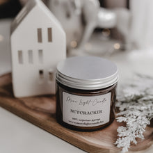 Kép betöltése a galériamegjelenítőbe: Nutcracker  — szójagyertya