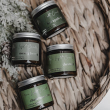 Kép betöltése a galériamegjelenítőbe: Ünnepi box illatválogatás I. - 100% natúr szójaviasz illatgyertya csomag