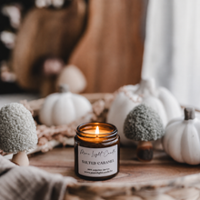 Kép betöltése a galériamegjelenítőbe: Salted Caramel — szójagyertya