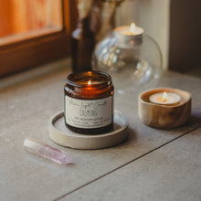 Kép betöltése a galériamegjelenítőbe: CALMING illatú szójagyertya
