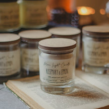 Kép betöltése a galériamegjelenítőbe: rosemary lemon szójagyertya
