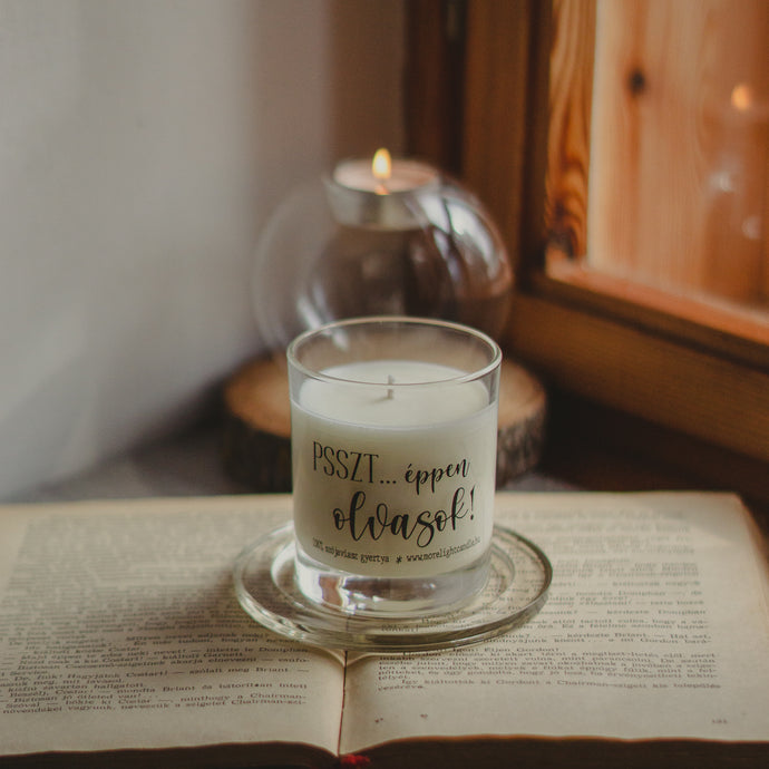 psszt... éppen olvasok feliratos szójagyertya