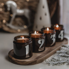 Kép betöltése a galériamegjelenítőbe: Adventi 100% natúr szójaviasz illatgyertya csomag (120 ml)
