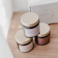Kép betöltése a galériamegjelenítőbe: Golden Autumn Box – limitált őszi gyertyabox
