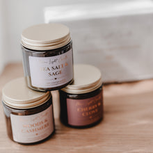 Kép betöltése a galériamegjelenítőbe: Golden Autumn Box – limitált őszi gyertyabox
