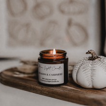 Kép betöltése a galériamegjelenítőbe: elegáns szójagyertya woods &amp; cashmere
