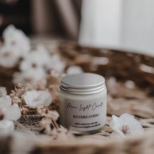 Kép betöltése a galériamegjelenítőbe: Daydreaming szójaviasz gyertya — 120 ml, átlátszó üveg, citrusos illat
