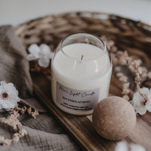 Kép betöltése a galériamegjelenítőbe: Serenity Orb – 350 ml szójaviasz gyertya parafa gömbtetővel, limitált kiadás
