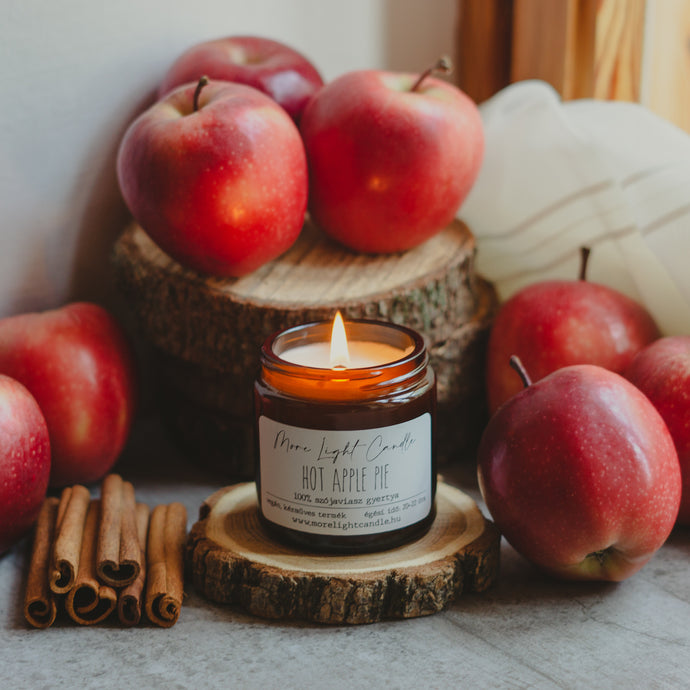 hot apple pie illatgyertya szójaviasz gyertya szójagyertya More Light Candle bestseller