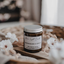 Kép betöltése a galériamegjelenítőbe: Lemongrass &amp; ginger szójagyertya 
