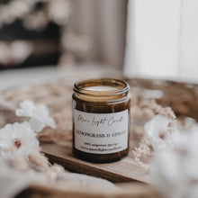 Kép betöltése a galériamegjelenítőbe: Lemongrass &amp; ginger szójagyertya 
