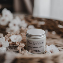 Kép betöltése a galériamegjelenítőbe: Lemongrass &amp; ginger szójagyertya 
