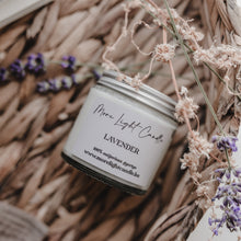 Kép betöltése a galériamegjelenítőbe: Lavender szójagyertya — nyugtató levendula illat, 120 ml, átlátszó üveg
