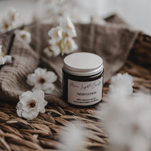Kép betöltése a galériamegjelenítőbe: Meditation szójaviasz gyertya — Nag Champa, 120 ml, ámbra üveg
