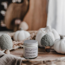 Kép betöltése a galériamegjelenítőbe: Pumpkin Spice — sütőtökös pite illat, 120 ml, átlátszó üveg
