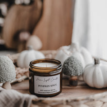 Kép betöltése a galériamegjelenítőbe: Pumpkin Spice — 250 ml szójaviasz gyertya, ámbra üveg
