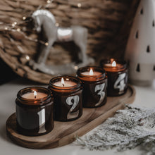 Kép betöltése a galériamegjelenítőbe: Adventi 100% natúr szójaviasz illatgyertya csomag (120 ml)
