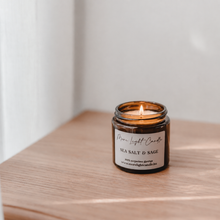 Kép betöltése a galériamegjelenítőbe: Sea Salt &amp; Sage – szójagyertya
