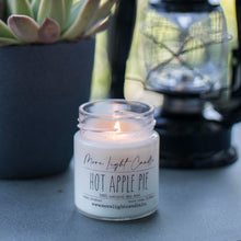 Kép betöltése a galériamegjelenítőbe: hot apple pie szójaviasz gyertya almáspite illattal
