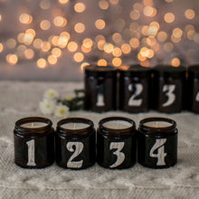 Kép betöltése a galériamegjelenítőbe: Adventi 100% natúr szójaviasz illatgyertya csomag (120 ml)
