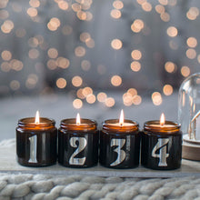 Kép betöltése a galériamegjelenítőbe: Adventi 100% natúr szójaviasz illatgyertya csomag (120 ml)
