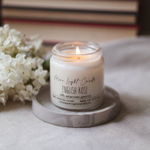 Kép betöltése a galériamegjelenítőbe: english rose szójagyertya more light candle angol rózsa
