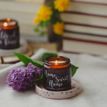 Kép betöltése a galériamegjelenítőbe: home sweet home feliratos gyertya
