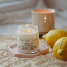 Kép betöltése a galériamegjelenítőbe: Limoncello citrom cukor likőr illatgyertya More Light Candle
