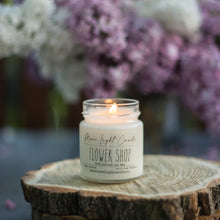 Kép betöltése a galériamegjelenítőbe: Flower Shop More Light Candle szójaviasz gyertya
