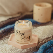 Kép betöltése a galériamegjelenítőbe: Slow living - 100% natúr szójaviasz illatgyertya (Pure Passion)
